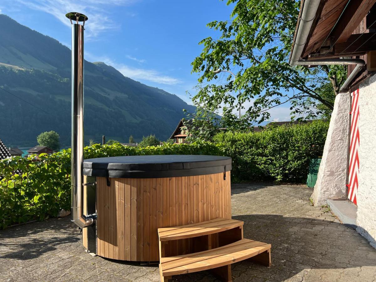 Romantic Private Superior Swiss Chalet With Hottub Lungern Extérieur photo